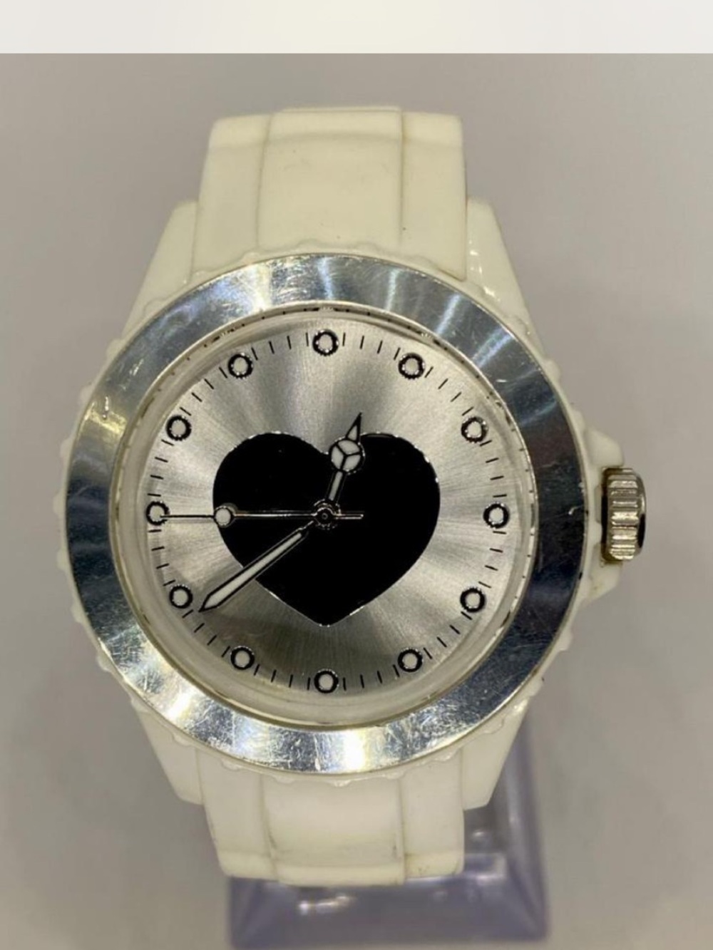 Arctic White ***  Silicone Watch / Mirror Heart Dial ^^^